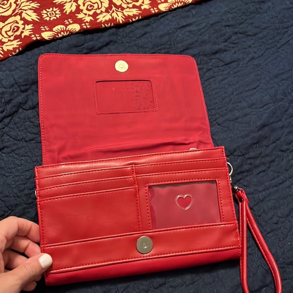 Red clutch with multiple pockets inside - Picture 2 of 2